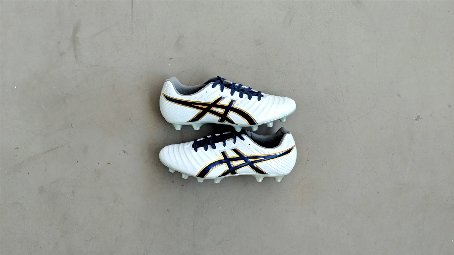 Asics deals wide foot