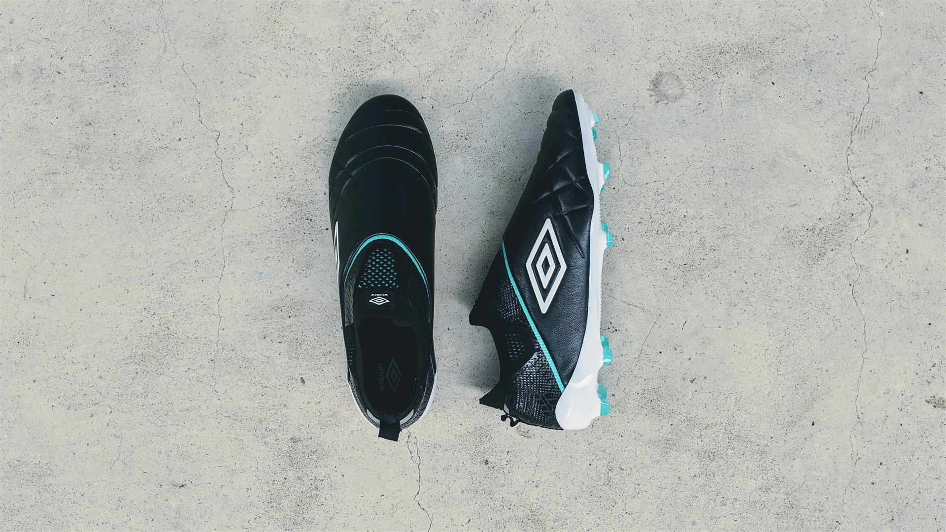 umbro football boots laceless