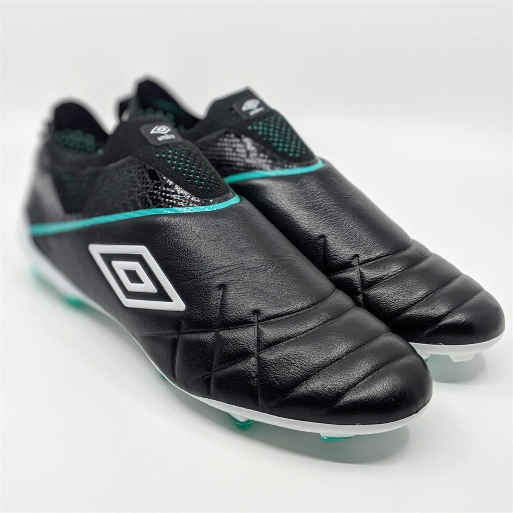 umbro football boots laceless