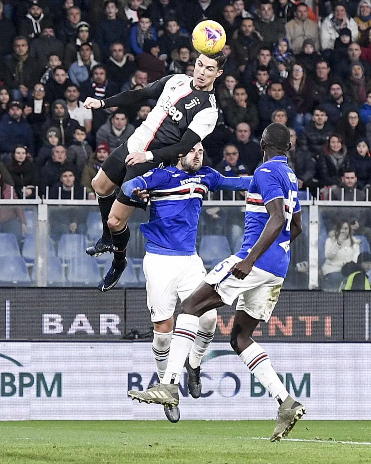 ronaldo leap headed goal sampdoria