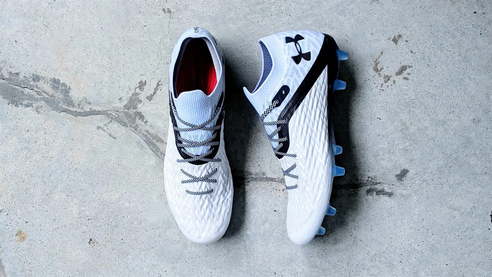 Under armour shop soccer shoes