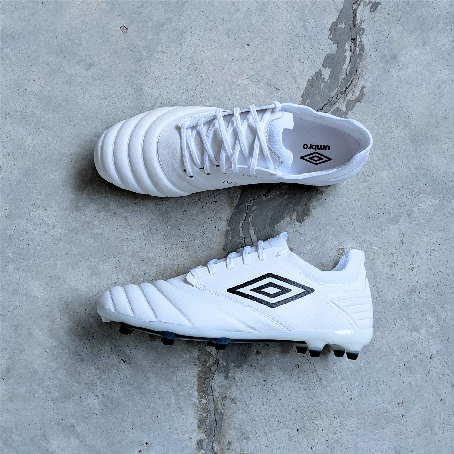 Umbro Tocco Pro football boots soccer cleats review