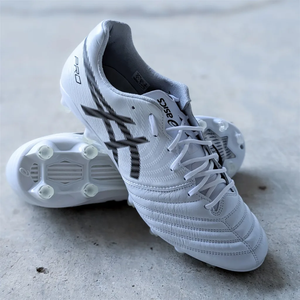 Asics soccer shoes online